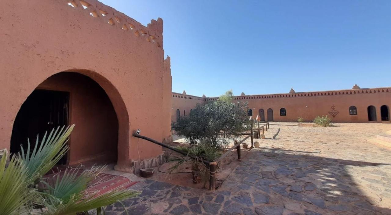 Auberge Dinosaur Kem Kem Hotel Tafraoute Sidi Ali Exterior photo